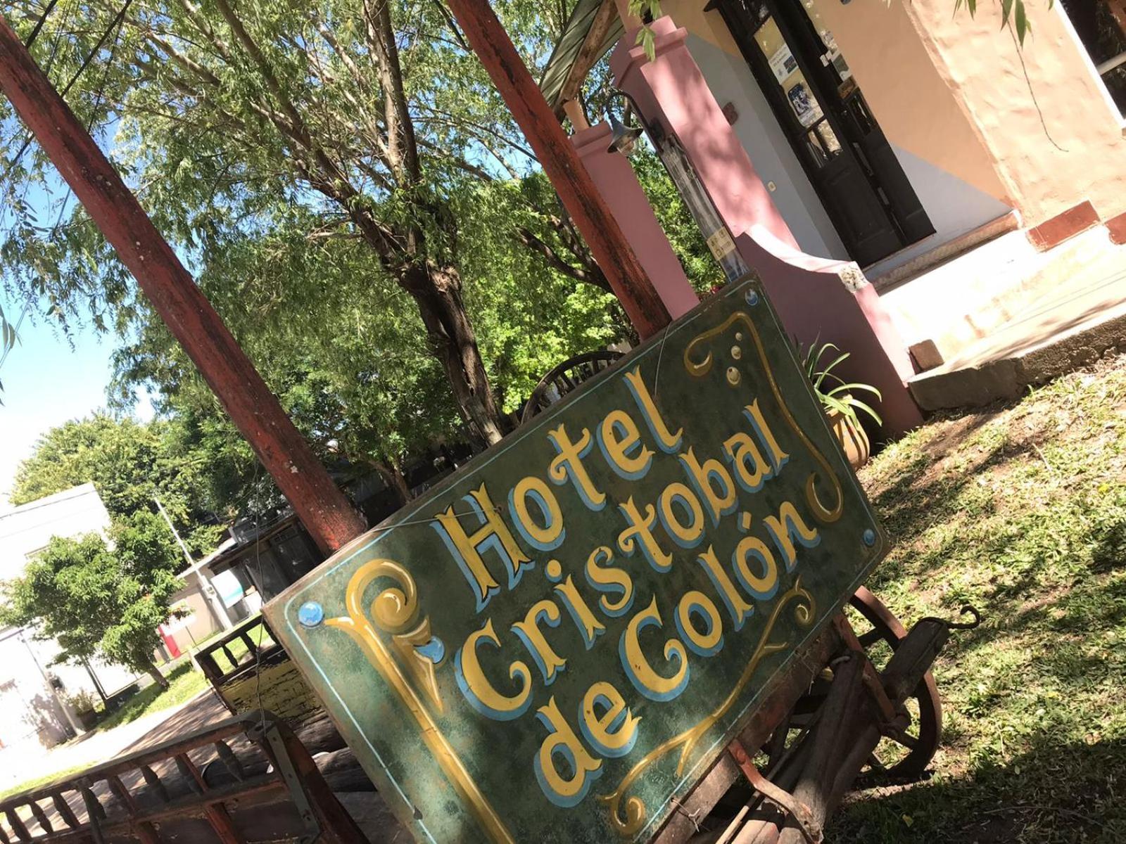 Hotel Cristobal De Colon Exteriér fotografie