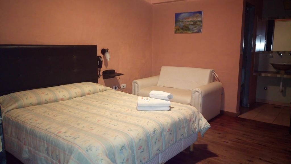 Hotel Cristobal De Colon Exteriér fotografie